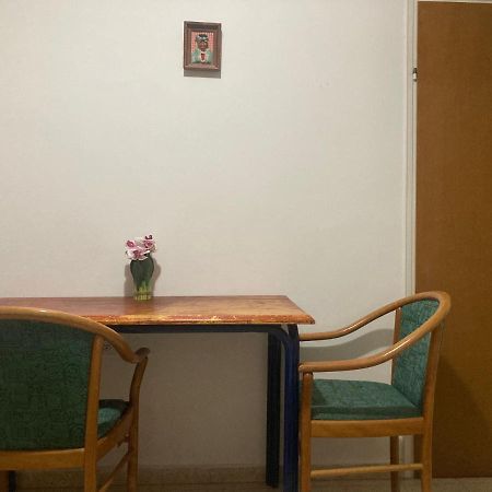 The Little Dorm And Beer Apartment Arad Exterior photo